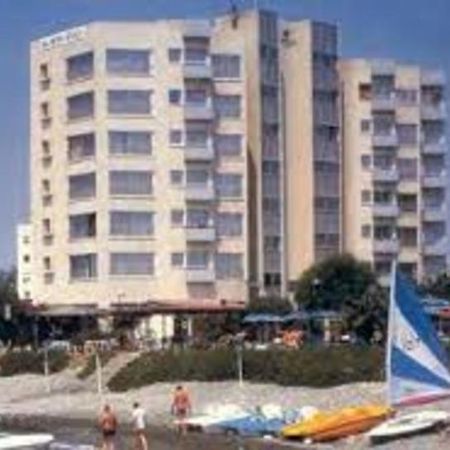Atlantica Balmyra Beach Лимасол Екстериор снимка